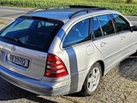 Usado Mercedes C220 143 HP (105 kW) 2001 Cinzento Carrinha