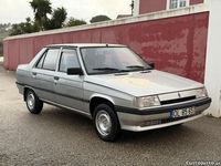 Usado Renault R9 100 HP (73 kW) 1988 Cinza Sedan