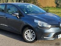 Usado Renault Clio IV 90 HP (66 kW) 2018 Cinza Citadino