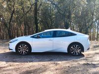 Usado Toyota Prius Luxury 223 HP (164 kW) 2024 Branco (pintura metalizada especial) Sedan