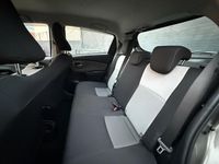 Usado Toyota Yaris Hybrid Comfort 100 HP (73 kW) 2017 Cinza