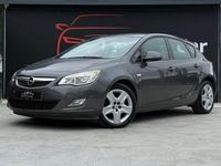 Usado Opel Astra Enjoy 95 HP (69 kW) 2011 Cinza Citadino