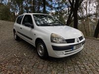 Usado Renault Clio II 65 HP (47 kW) 2004 Branco