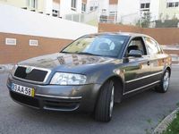 Usado Skoda Superb 131 HP (96 kW) 2005 Cinzento Sedan