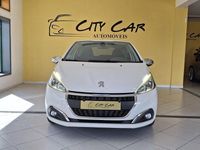 Usado Peugeot 208 Signature Sky 100 HP (73 kW) 2019 Citadino