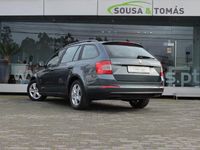 Usado Skoda Octavia 110 HP (80 kW) 2016 Cinzento Carrinha