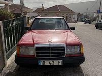Usado Mercedes 200 90 HP (66 kW) 1987 Sedan