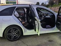 Usado Mercedes C300 AMG line 265 HP (194 kW) 2023 Branco Carrinha