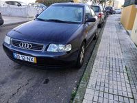 Usado Audi A3 110 HP (80 kW) 1999 Azul Citadino