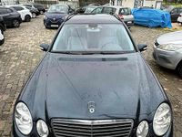 Usado Mercedes 280 SE 190 HP (139 kW) 2005 Azul