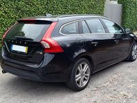 Usado Volvo V60 Momentum 115 HP (84 kW) 2012 Preto Carrinha