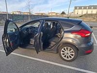 Usado Ford Focus 125 HP (91 kW) 2016 Cinzento