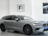 Usado Volvo V60 350 HP (257 kW) 2024 Cinzento Carrinha