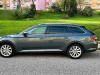 Usado Skoda Superb 120 HP (88 kW) 2017 Cinzento Citadino