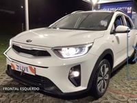 Usado Kia Stonic 100 HP (73 kW) 2021 Branco SUV
