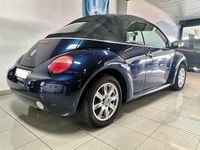 Usado VW Beetle Cabriolet 116 HP (85 kW) 2005 Azul Cabrios