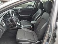 Usado Kia Ceed 136 HP (100 kW) 2021 Cinzento Citadino