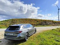 Usado Skoda Superb 204 HP (150 kW) 2025 Cinzento Carrinha