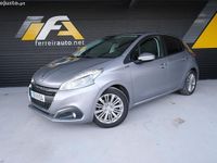 Usado Peugeot 208 Signature Sky 102 HP (75 kW) 2018 Cinza Citadino