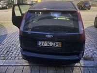 Usado Ford Focus Ghia 109 HP (80 kW) 2005 Sedan