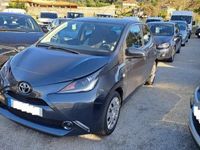Usado Toyota Aygo 69 HP (50 kW) 2015 Cinzento Citadino