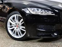 Usado Jaguar XF R-Sport 180 HP (132 kW) 2016 Preto Sedan