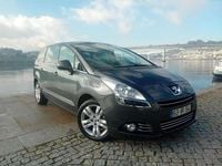 Usado Peugeot 5008 112 HP (82 kW) 2010 Cinzento Monovolume
