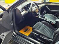 Usado VW Passat 150 HP (110 kW) 2016 Cinzento