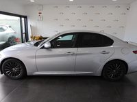 Usado Alfa Romeo Giulia 150 HP (110 kW) 2016 Cinzento Sedan