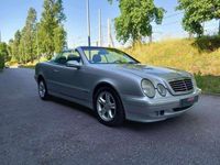 Usado Mercedes CLK200 163 HP (119 kW) 2001 Cinzento Sedan