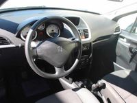 Usado Peugeot 207 95 HP (69 kW) 2010 Cinzento