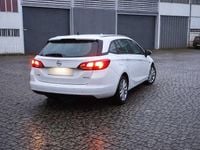 Usado Opel Astra 105 HP (77 kW) 2017 Sedan
