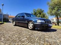 Usado Mercedes C220 Elegance 125 HP (91 kW) 1998 Azul Sedan