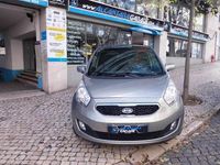 Usado Kia Venga DREAM-TEAM Edition 128 HP (94 kW) 2012 Bege (metalizado) Citadino