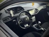 Usado Peugeot 308 SW Active 120 HP (88 kW) 2018 Branco pérola Carrinha