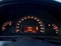 Usado Mercedes C220 Elegance 140 HP (102 kW) 2002 Sedan