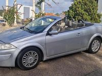 Usado Renault Mégane GrandTour 106 HP (77 kW) 2006 Cinzento Carrinha