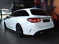 Usado Mercedes C300 AMG line 245 HP (180 kW) 2019 Branco Carrinha