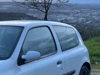 Usado Renault Clio II 65 HP (47 kW) 2003 Branco Citadino