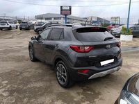Usado Kia Stonic 120 HP (88 kW) 2017 Cinzento SUV