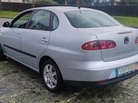Usado Seat Cordoba 101 HP (74 kW) 2006 Cinzento Sedan
