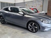 Usado Volvo V40 R-Design 115 HP (84 kW) 2015 Sedan