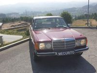 usado Mercedes 230 W123 limousine