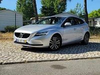 Usado Volvo V40 150 HP (110 kW) 2019 Cinzento Carrinha