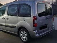 Usado Peugeot Partner Outdoor 100 HP (73 kW) 2018 Cinza antracite Monovolume