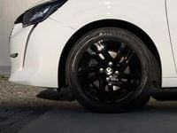 Usado Peugeot 208 Active 101 HP (74 kW) 2021 Branco Citadino