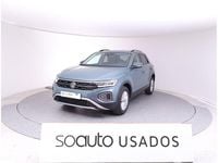 Usado VW T-Roc Life 110 HP (80 kW) 2024 Azul rei SUV