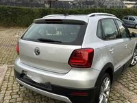 Usado VW Polo 75 HP (55 kW) 2015 Cinzento Citadino