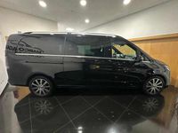 Usado Mercedes V250 190 HP (139 kW) 2025 Cinzento Monovolume