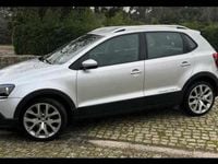 Usado VW Polo 75 HP (55 kW) 2015 Cinzento Citadino